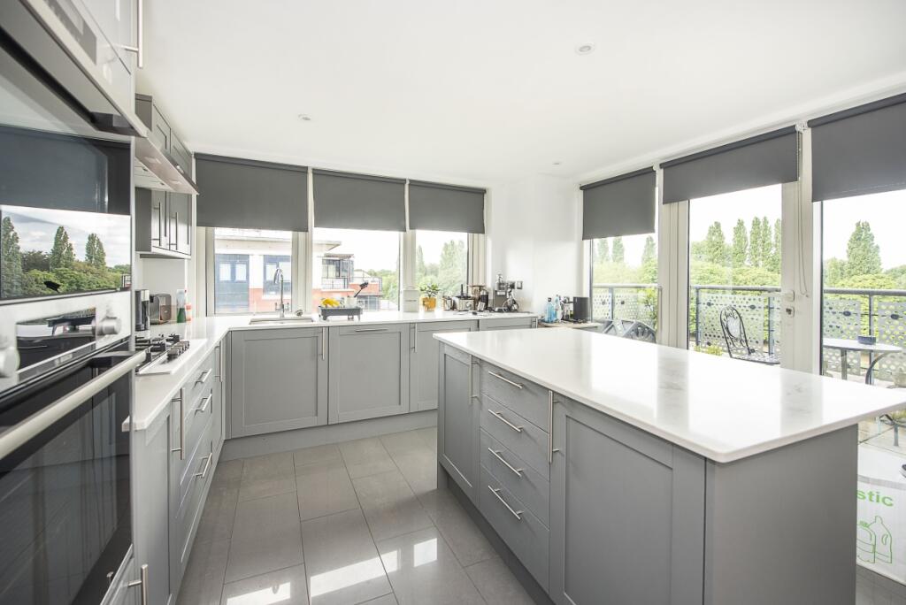 2 bed Apartment for rent in Kingston upon Thames. From Hamptons - Kingston