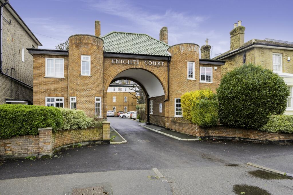 3 bed 1st Floor Flat for rent in Kingston upon Thames. From Hamptons - Kingston 3 bed 1st Floor Flat for rent in Kingston upon Thames. From Hamptons - Kingston