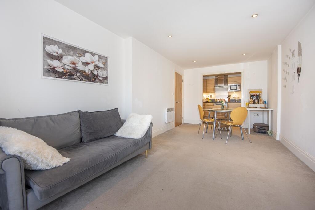 1 bed 1st Floor Flat for rent in Kingston upon Thames. From Hamptons - Kingston