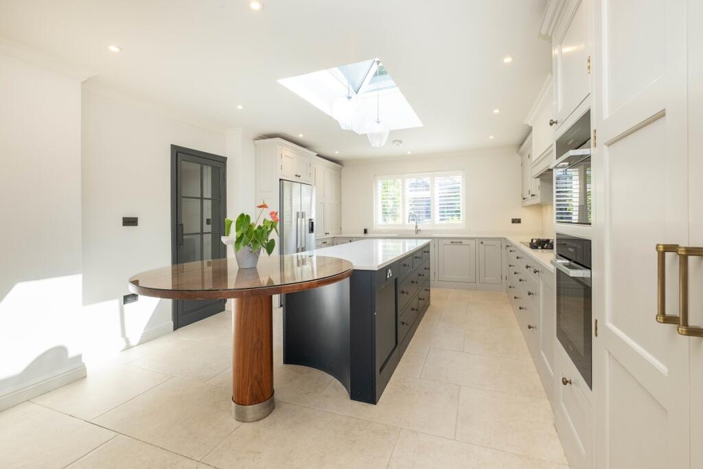 5 bed Detached for rent in Kingston upon Thames. From Hamptons - Kingston 5 bed Detached for rent in Kingston upon Thames. From Hamptons - Kingston