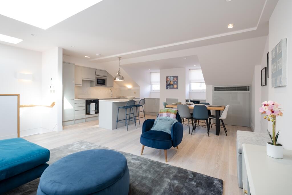 2 bed Flat for rent in Chelsea. From Hamptons International Sales - Kingston
