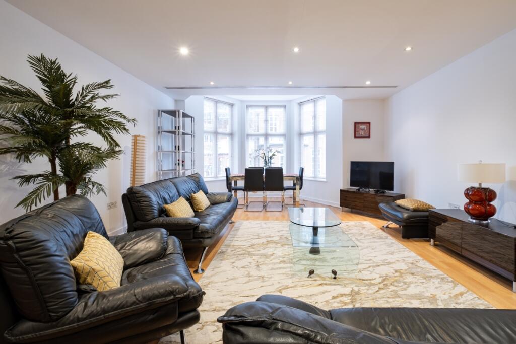 3 bed Flat for rent in Chelsea. From Hamptons International Sales - Kingston