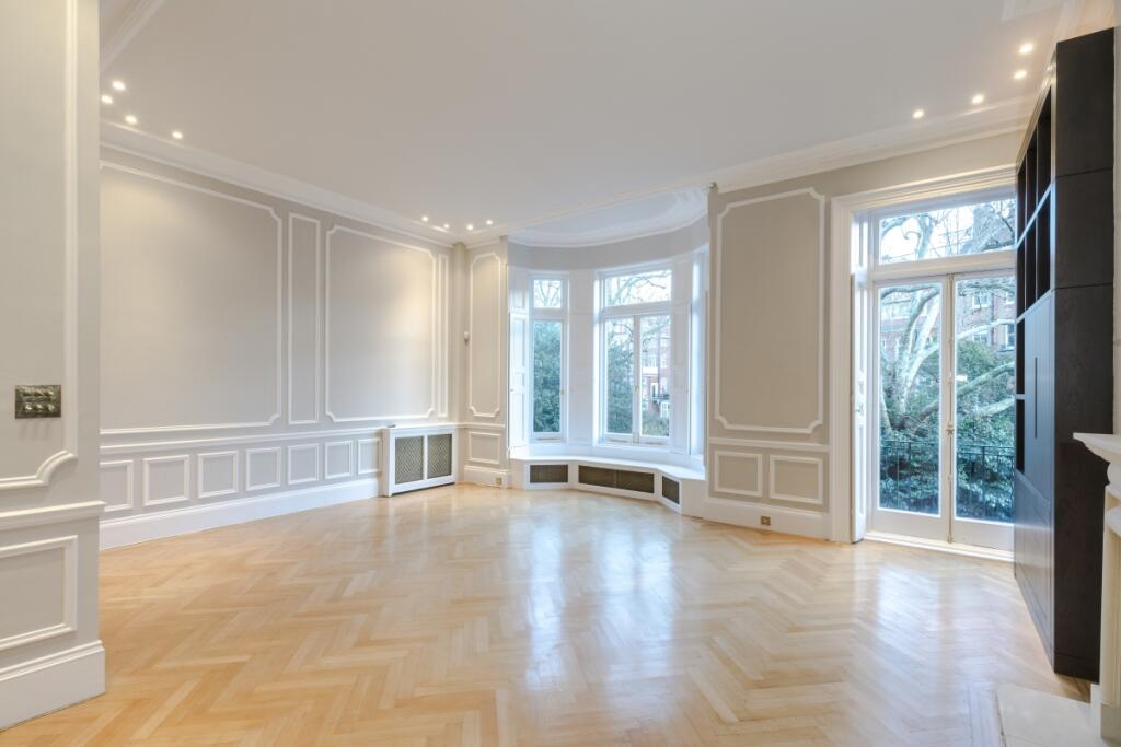 3 bed Duplex for rent in Chelsea. From Hamptons International Sales - Kingston
