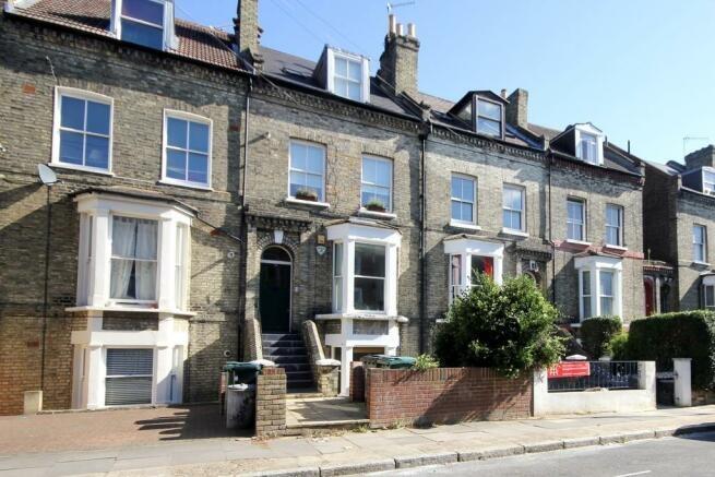 2 bed Flat for rent in Hornsey. From Hamptons International Sales - Muswell Hill