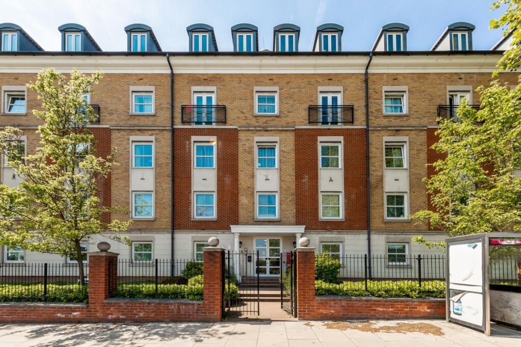 1 bed 1st Floor Flat for rent in Friern Barnet. From Hamptons - Muswell Hill