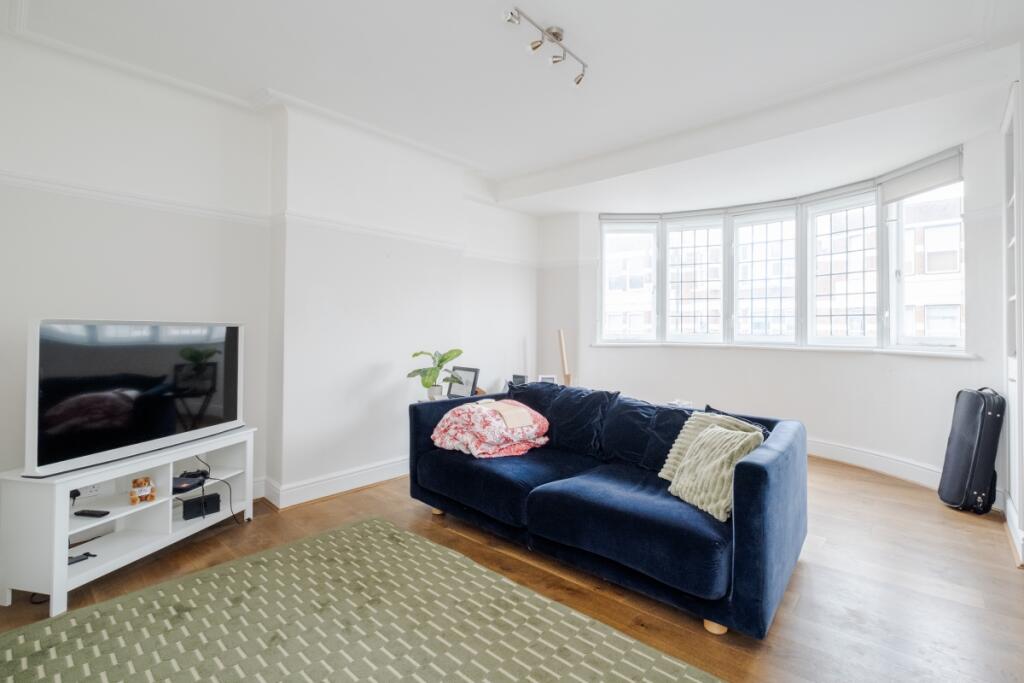 2 bed 1st Floor Flat for rent in Hornsey. From Hamptons - Muswell Hill
