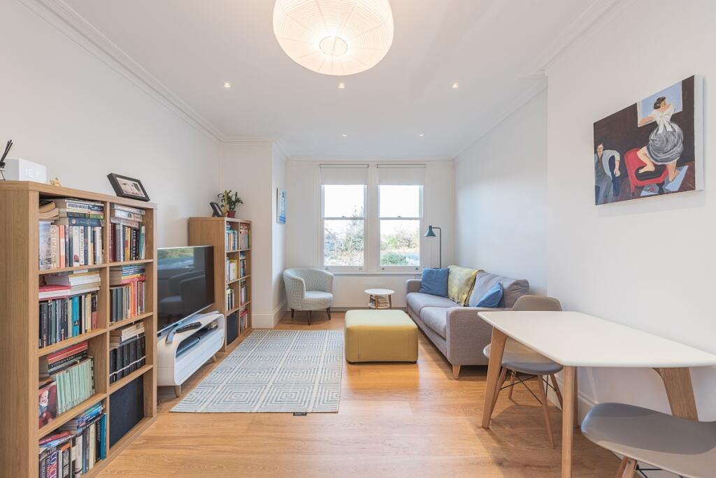 1 bed 1st Floor Flat for rent in Hornsey. From Hamptons - Muswell Hill