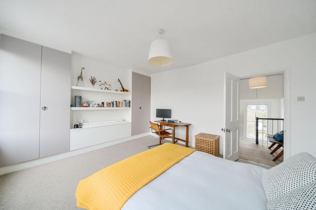3 bed Town House for rent in Stoke Newington. From Hamptons - Muswell Hill