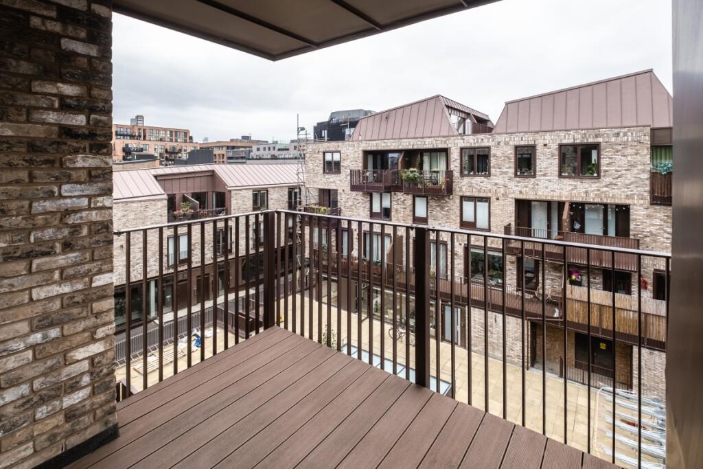 3 bed 1st Floor Flat for rent in Hackney. From Hamptons - Muswell Hill