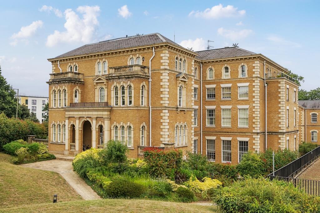 3 bed 1st Floor Flat for rent in Friern Barnet. From Hamptons - Muswell Hill 3 bed 1st Floor Flat for rent in Friern Barnet. From Hamptons - Muswell Hill