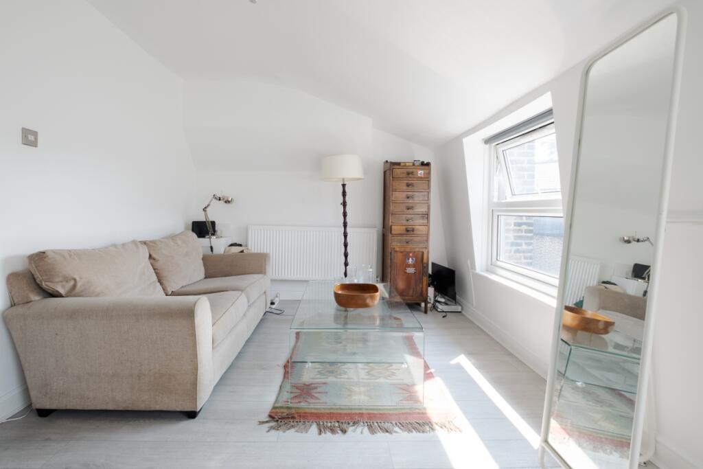2 bed 1st Floor Flat for rent in Hackney. From Hamptons - Muswell Hill