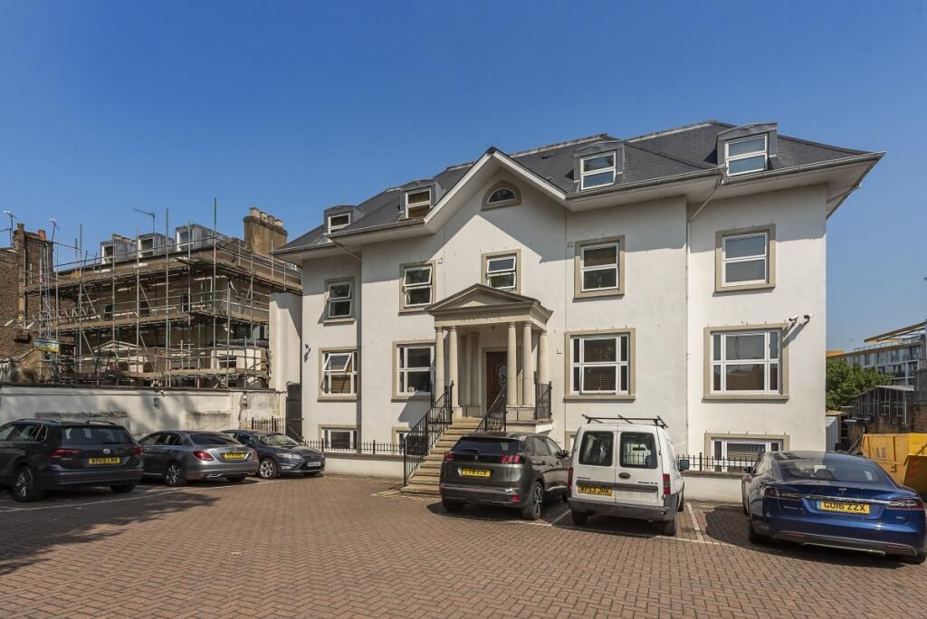 2 bed 1st Floor Flat for rent in Hornsey. From Hamptons - Muswell Hill