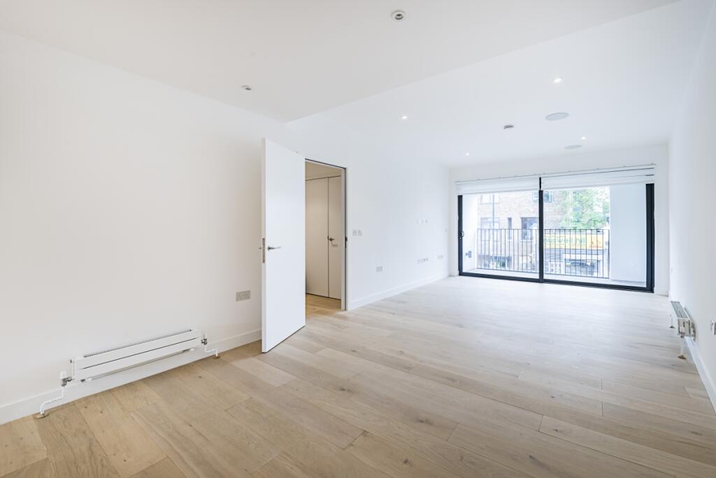 2 bed 1st Floor Flat for rent in Hornsey. From Hamptons - Muswell Hill