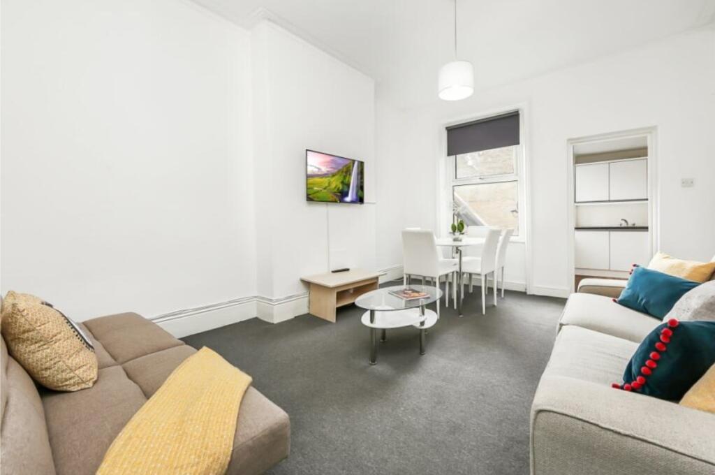 2 bed 1st Floor Flat for rent in Hornsey. From Hamptons - Muswell Hill