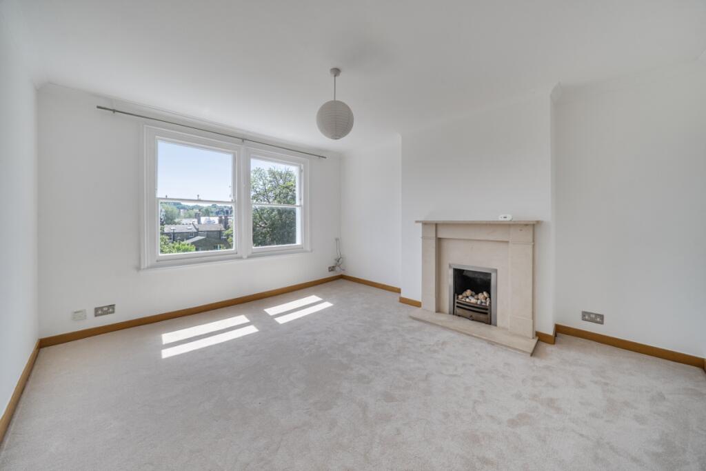 2 bed 1st Floor Flat for rent in Hornsey. From Hamptons - Muswell Hill
