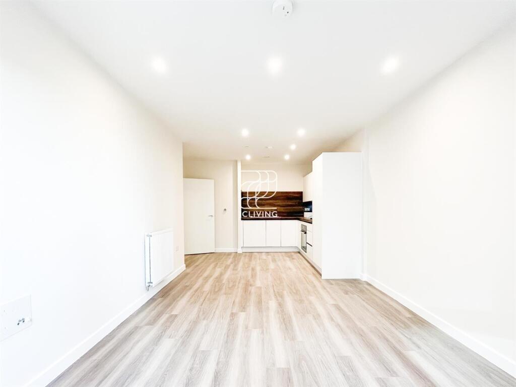 1 bed 1st Floor Flat for rent in Walthamstow. From Hamptons - Muswell Hill