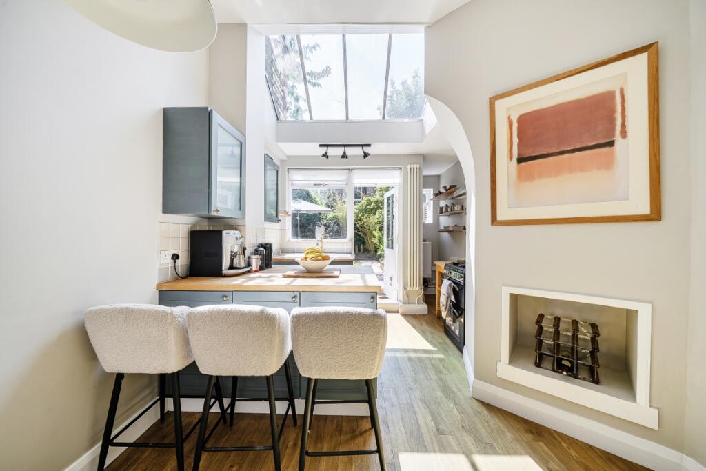 2 bed 1st Floor Flat for rent in Hornsey. From Hamptons - Muswell Hill