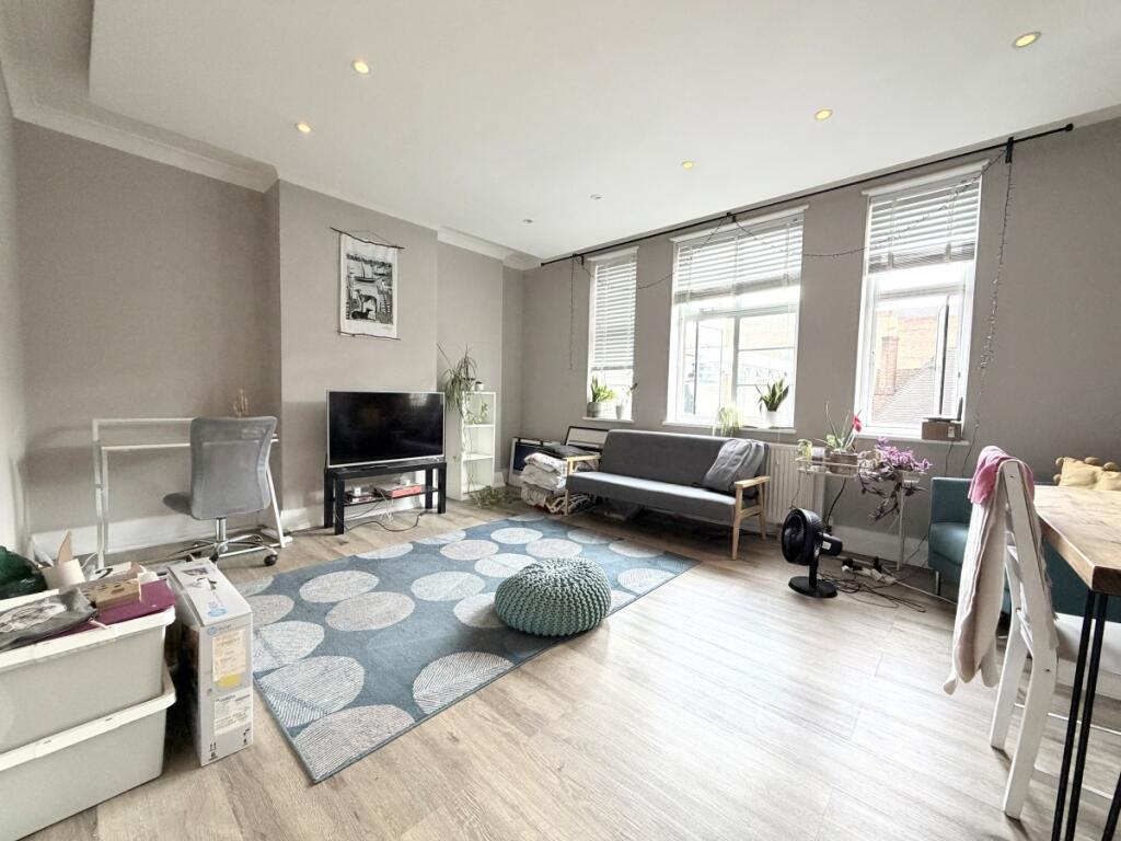 3 bed 1st Floor Flat for rent in Hornsey. From Hamptons - Muswell Hill 3 bed 1st Floor Flat for rent in Hornsey. From Hamptons - Muswell Hill