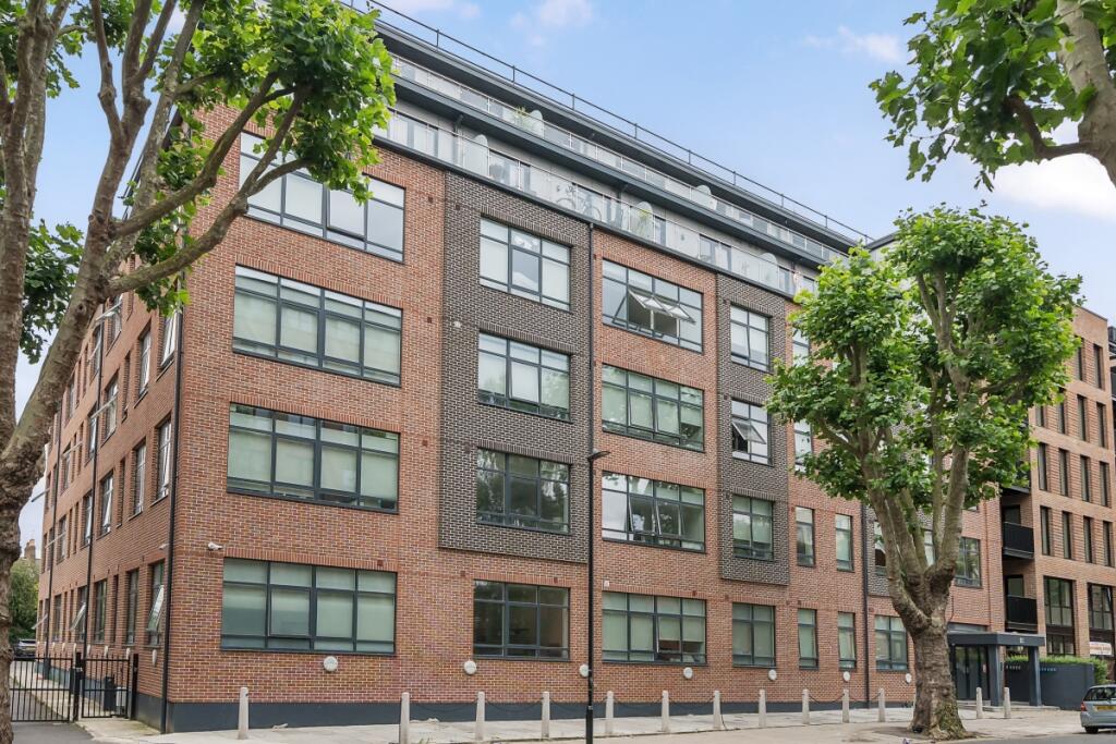 4 bed 1st Floor Flat for rent in Tottenham. From Hamptons - Muswell Hill 4 bed 1st Floor Flat for rent in Tottenham. From Hamptons - Muswell Hill