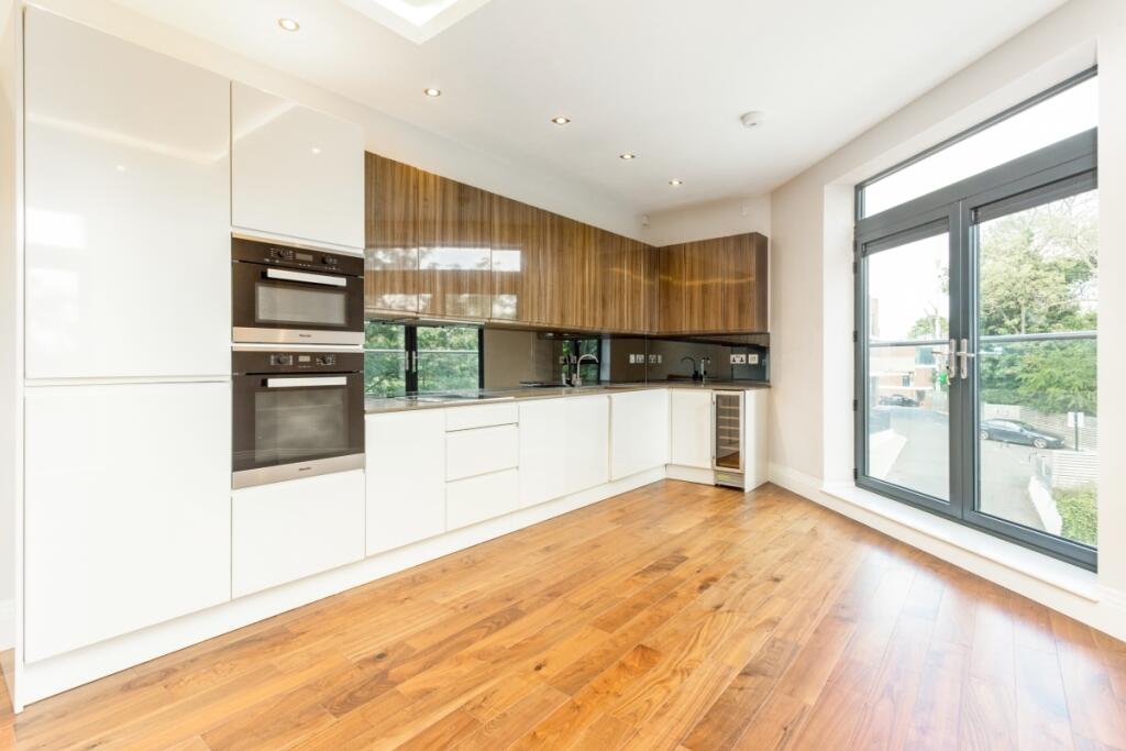 2 bed 1st Floor Flat for rent in Hornsey. From Hamptons - Muswell Hill