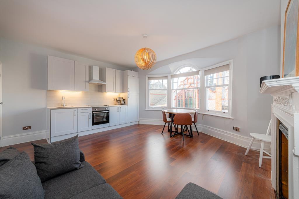 3 bed 1st Floor Flat for rent in Hornsey. From Hamptons - Muswell Hill