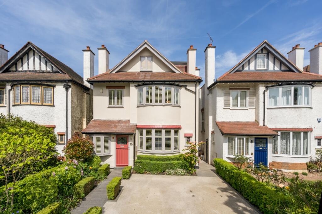 5 bed Detached for rent in Wood Green. From Hamptons - Muswell Hill