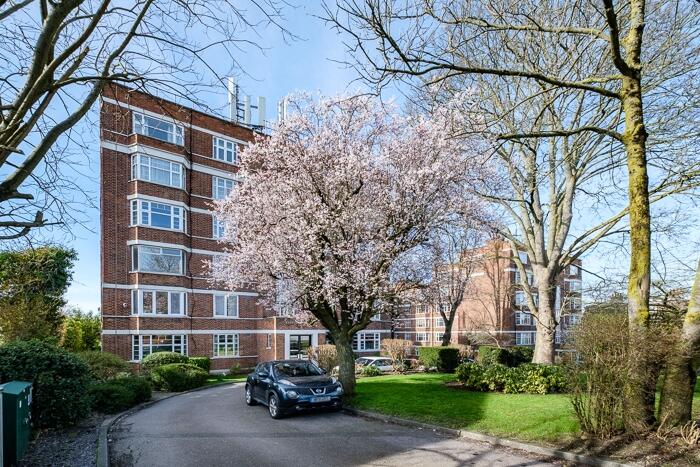 2 bed 1st Floor Flat for rent in Hornsey. From Hamptons - Muswell Hill