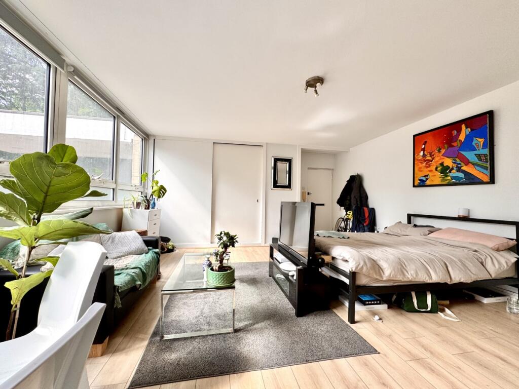4 bed 1st Floor Flat for rent in Hornsey. From Hamptons - Muswell Hill