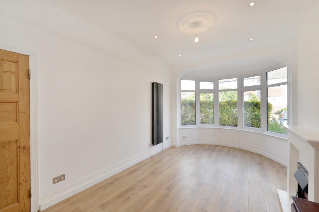 3 bed Mid Terraced House for rent in Hornsey. From Hamptons - Muswell Hill 3 bed Mid Terraced House for rent in Hornsey. From Hamptons - Muswell Hill