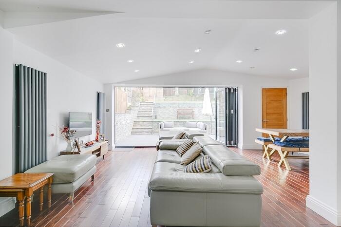 3 bed Annexe for rent in Hornsey. From Hamptons - Muswell Hill