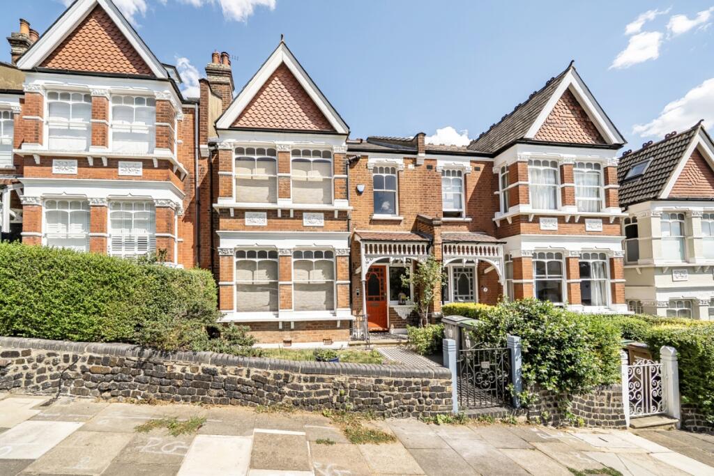 6 bed Detached for rent in Hornsey. From Hamptons - Muswell Hill 6 bed Detached for rent in Hornsey. From Hamptons - Muswell Hill