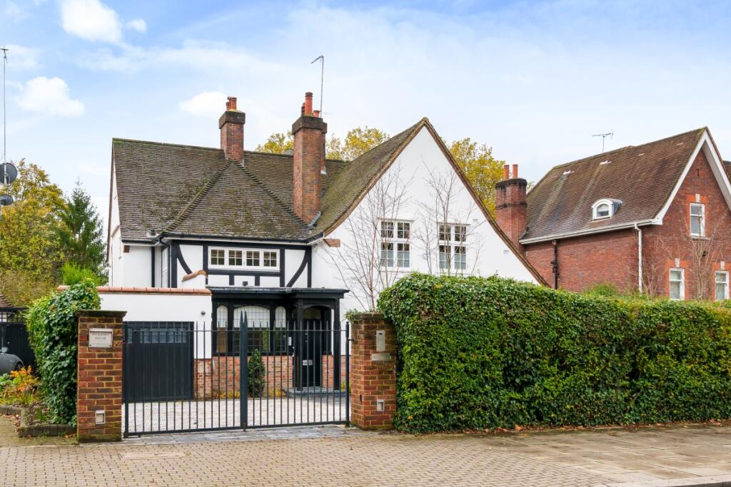 6 bed Detached for rent in Finchley. From Hamptons - Muswell Hill 6 bed Detached for rent in Finchley. From Hamptons - Muswell Hill