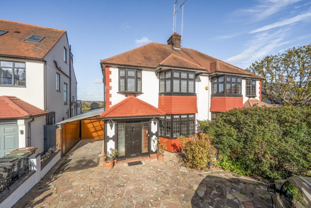 4 bed Semi Detached for rent in Hornsey. From Hamptons - Muswell Hill 4 bed Semi Detached for rent in Hornsey. From Hamptons - Muswell Hill
