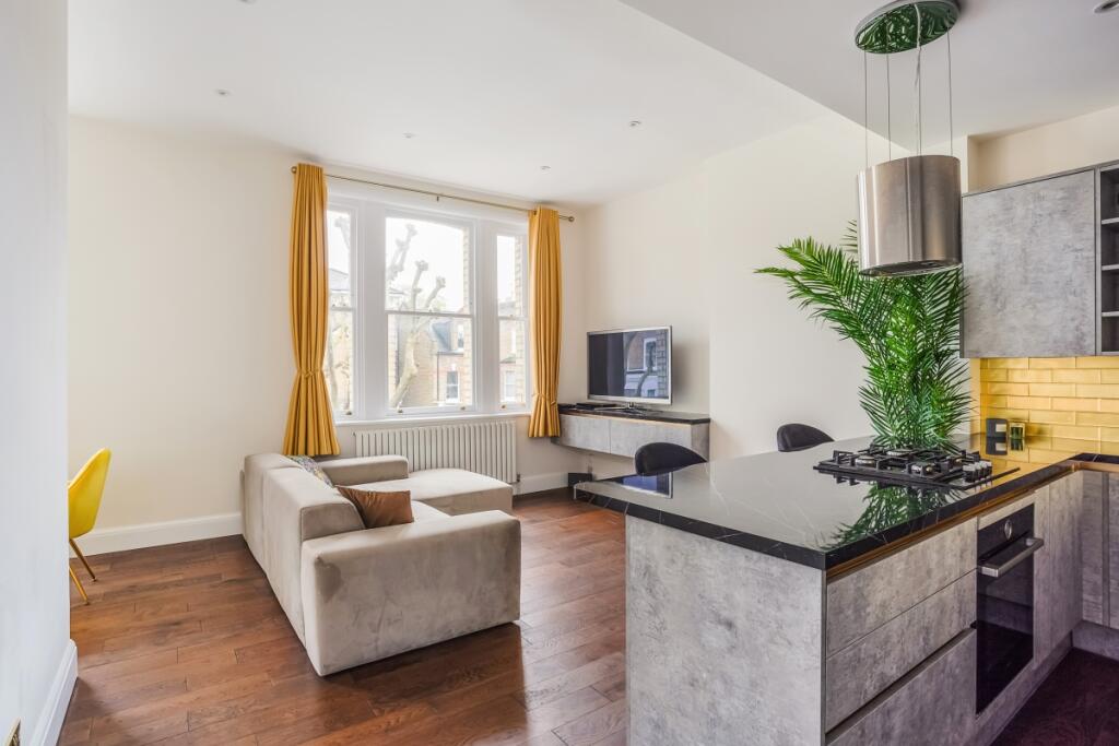 2 bed Flat for rent in Hampstead. From Hamptons International Sales - Notting Hill