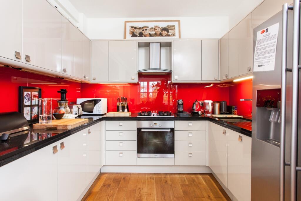 4 bed Mews for rent in Kensington. From Hamptons - Notting Hill
