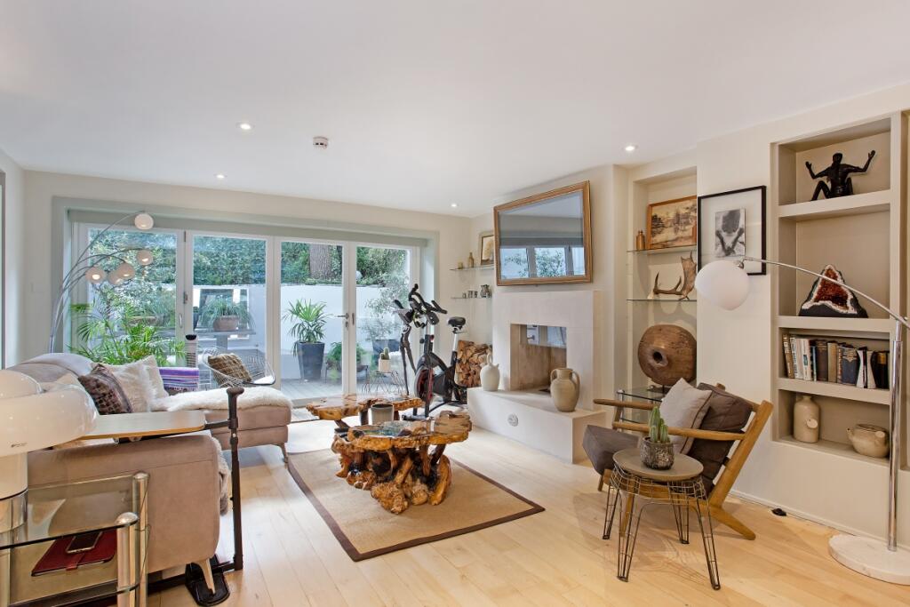 4 bed End of Terrace for rent in Paddington. From Hamptons - Notting Hill