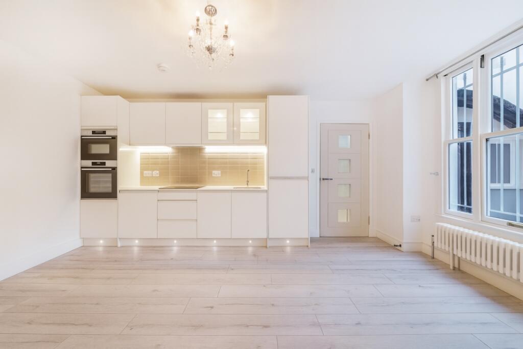 2 bed 1st Floor Flat for rent in Paddington. From Hamptons - Notting Hill