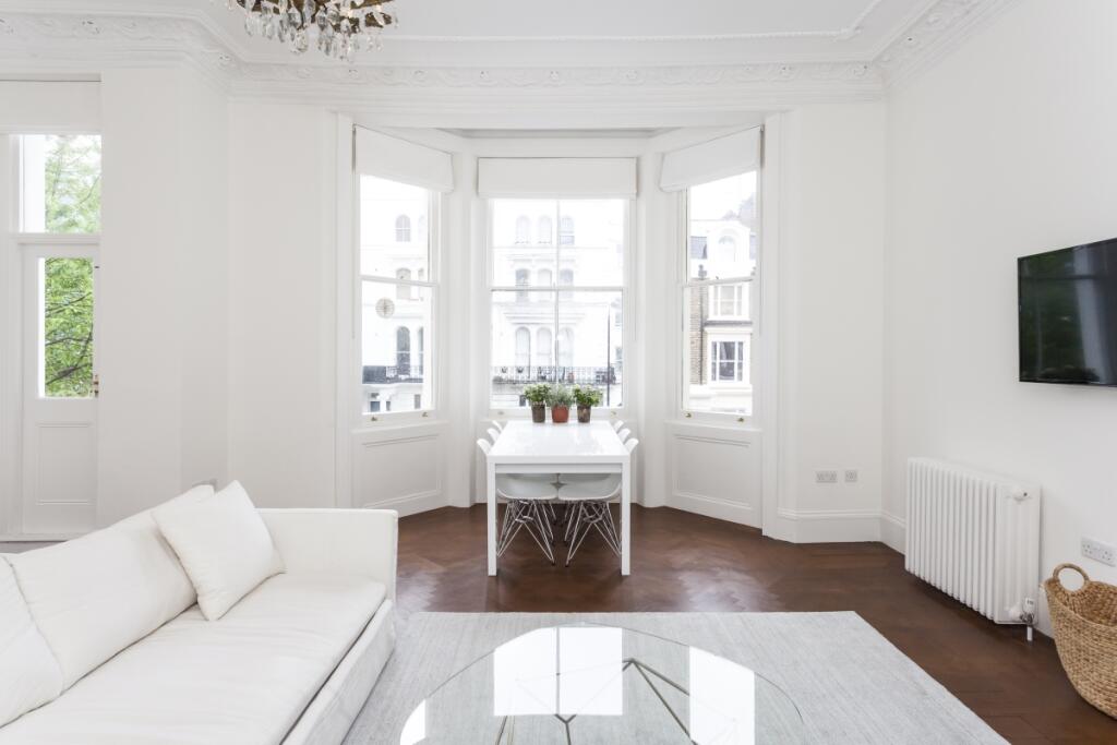 2 bed 1st Floor Flat for rent in Kensington. From Hamptons - Notting Hill