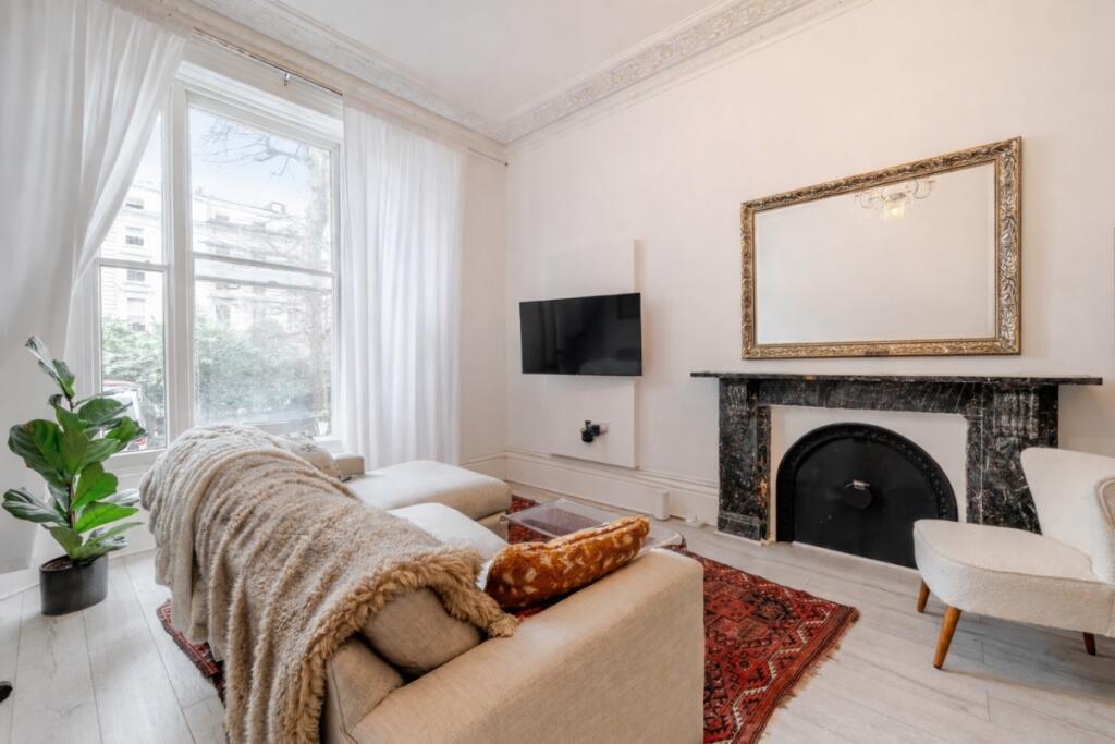 2 bed 1st Floor Flat for rent in Paddington. From Hamptons - Notting Hill