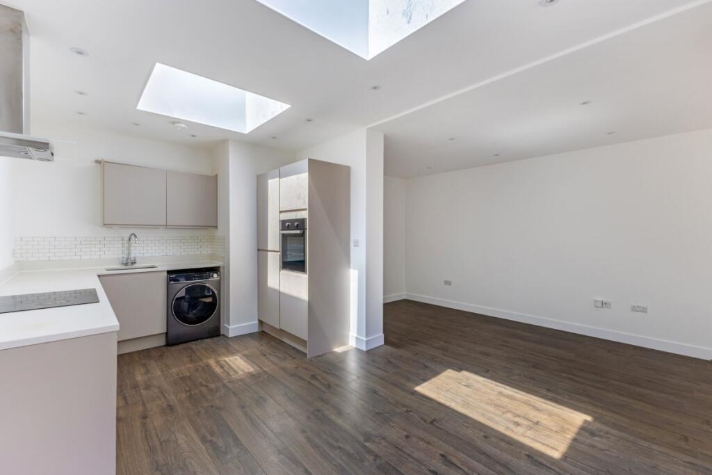 2 bed 1st Floor Flat for rent in Hampstead. From Hamptons - Notting Hill 2 bed 1st Floor Flat for rent in Hampstead. From Hamptons - Notting Hill