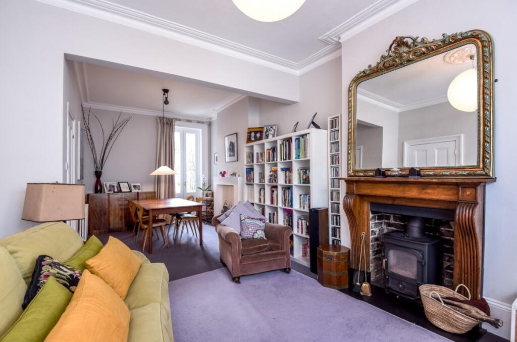 5 bed 1st Floor Flat for rent in Willesden. From Hamptons - Notting Hill 5 bed 1st Floor Flat for rent in Willesden. From Hamptons - Notting Hill