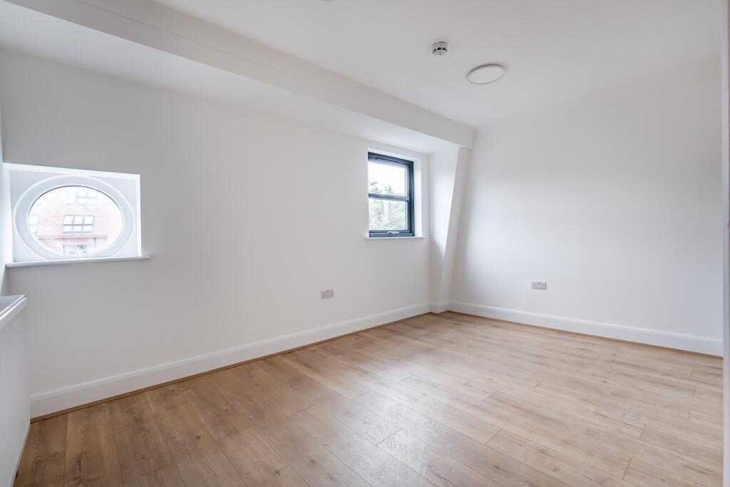 2 bed 1st Floor Flat for rent in Willesden. From Hamptons - Notting Hill