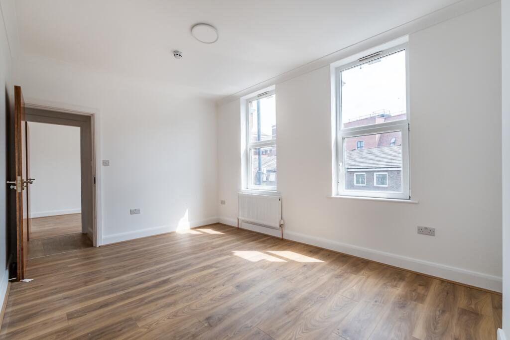2 bed 1st Floor Flat for rent in Willesden. From Hamptons - Notting Hill