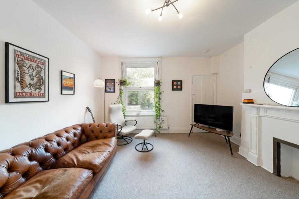 1 bed 1st Floor Flat for rent in Willesden. From Hamptons - Notting Hill