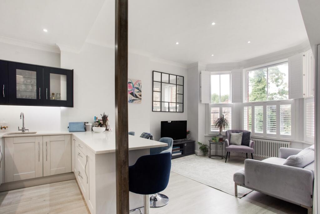 2 bed 1st Floor Flat for rent in Willesden. From Hamptons - Notting Hill