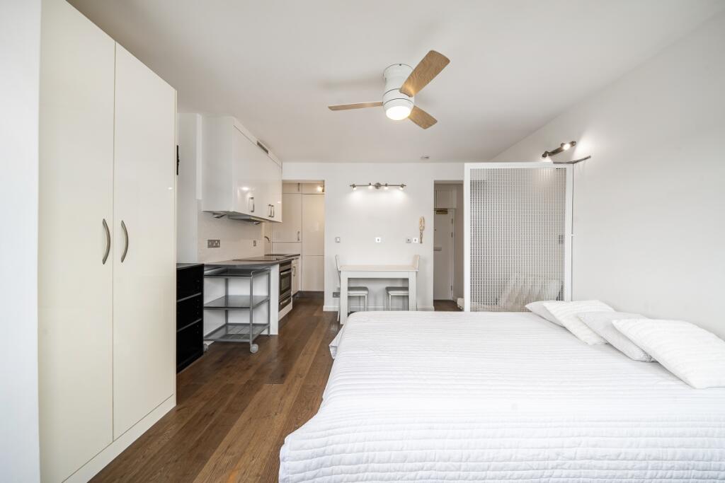 4 bed 1st Floor Flat for rent in Kensington. From Hamptons - Notting Hill
