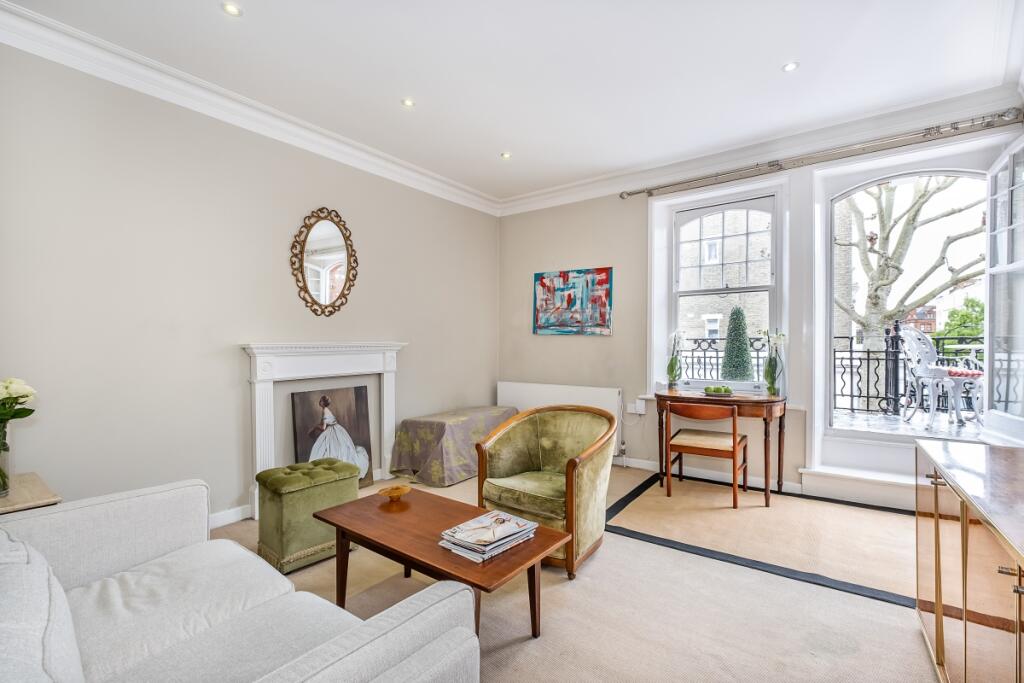 2 bed Flat for rent in Kensington. From Hamptons International Sales - Parsons Green