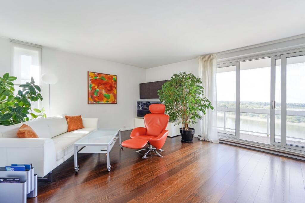 1 bed 1st Floor Flat for rent in Fulham. From Hamptons Sales - Parsons Green & Fulham