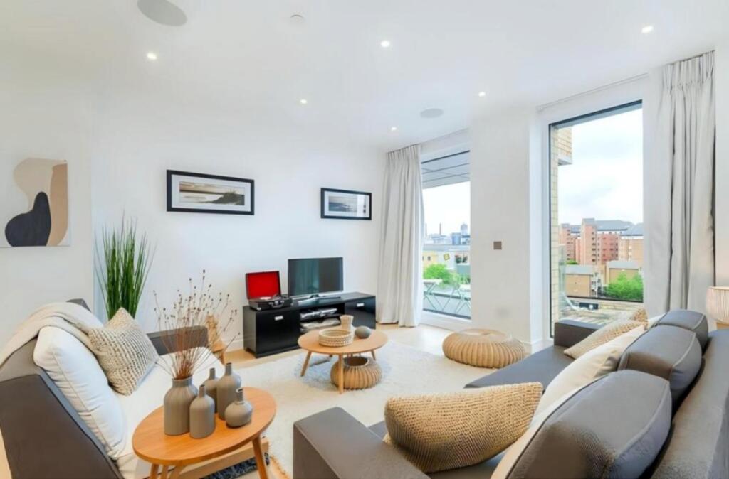1 bed 1st Floor Flat for rent in Fulham. From Hamptons Sales - Parsons Green & Fulham