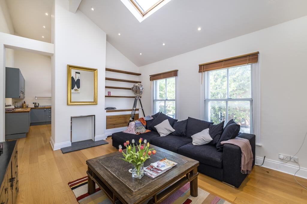2 bed 1st Floor Flat for rent in Fulham. From Hamptons Sales - Parsons Green & Fulham